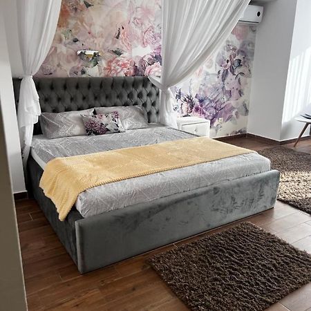 Apartament Studio Jadis 1 Oradea Buitenkant foto