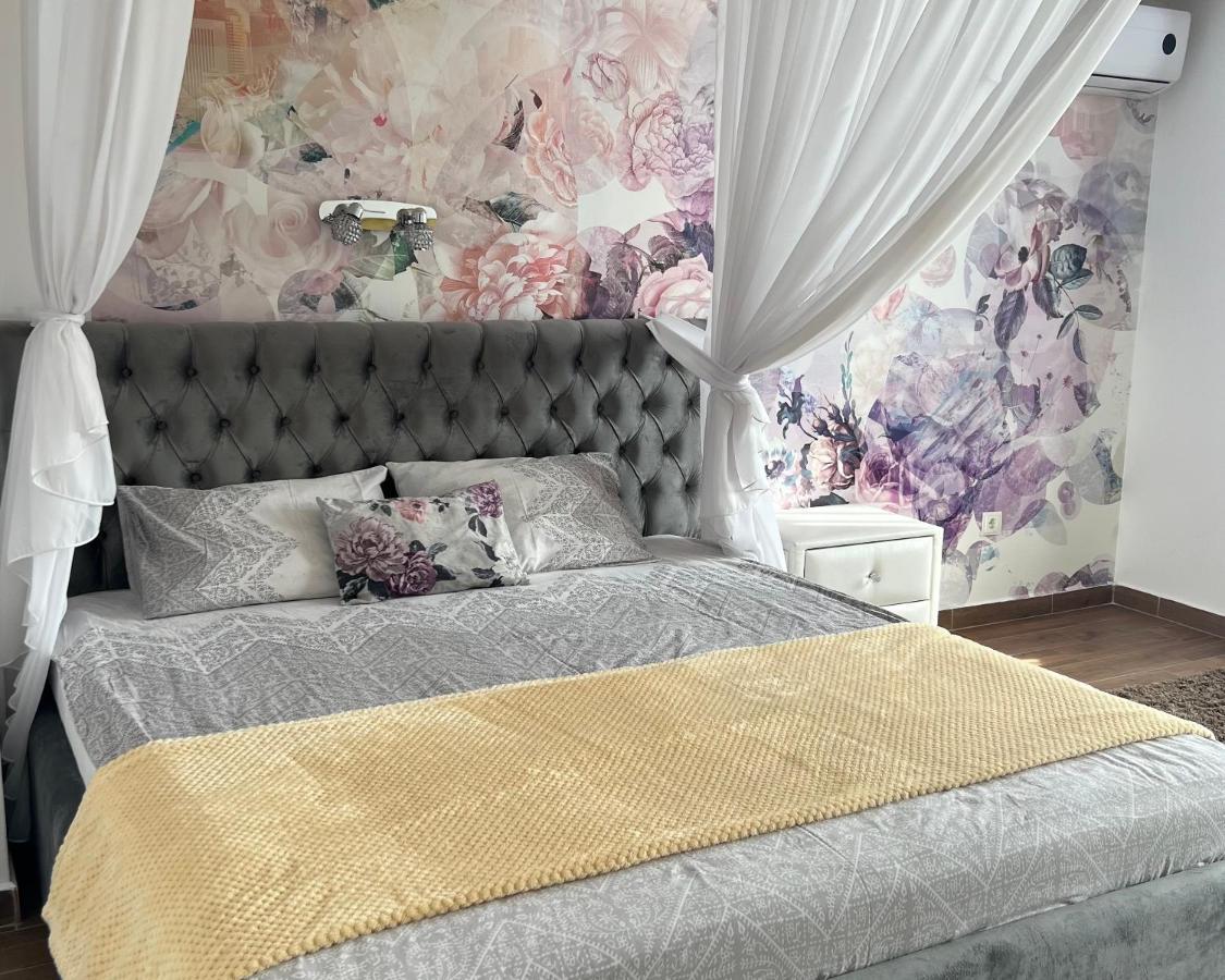 Apartament Studio Jadis 1 Oradea Buitenkant foto
