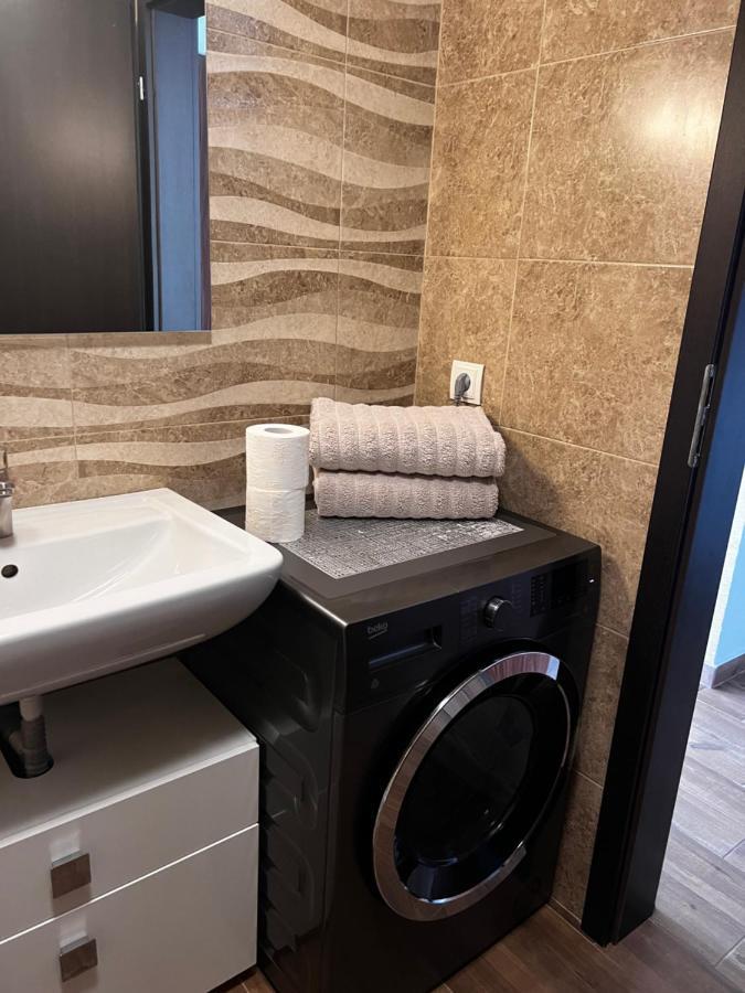 Apartament Studio Jadis 1 Oradea Buitenkant foto